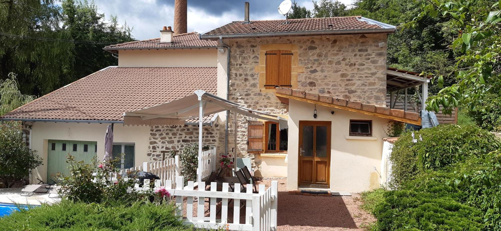 Joli Gite Rural Dans Un Havre De Paix Saint-Bonnet-le-Troncy Bagian luar foto
